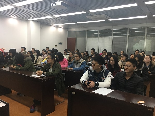 91吃瓜
回访母校动员会5.JPG